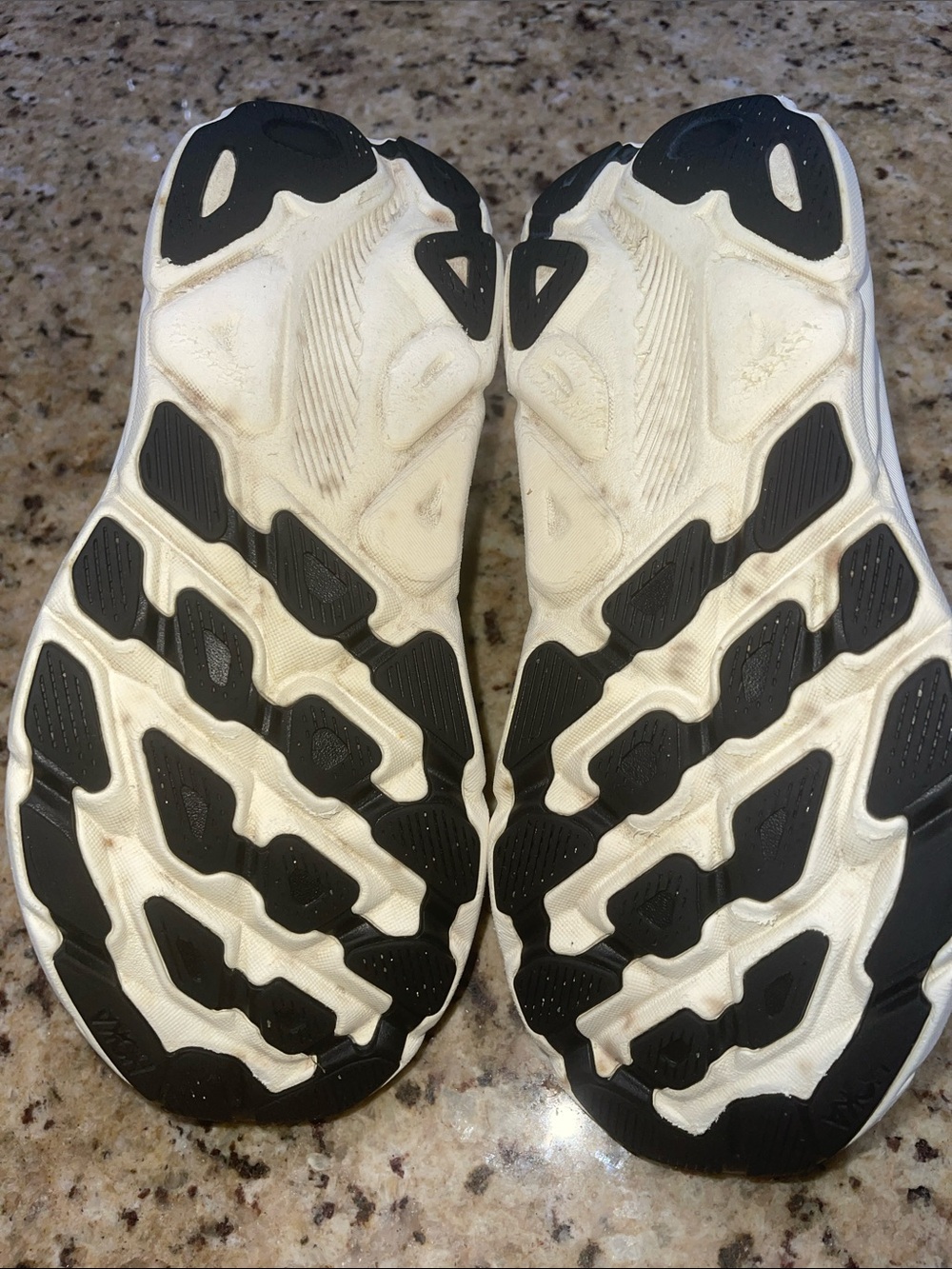 Hoka One One Clifton 9 - Picture 8 of 14